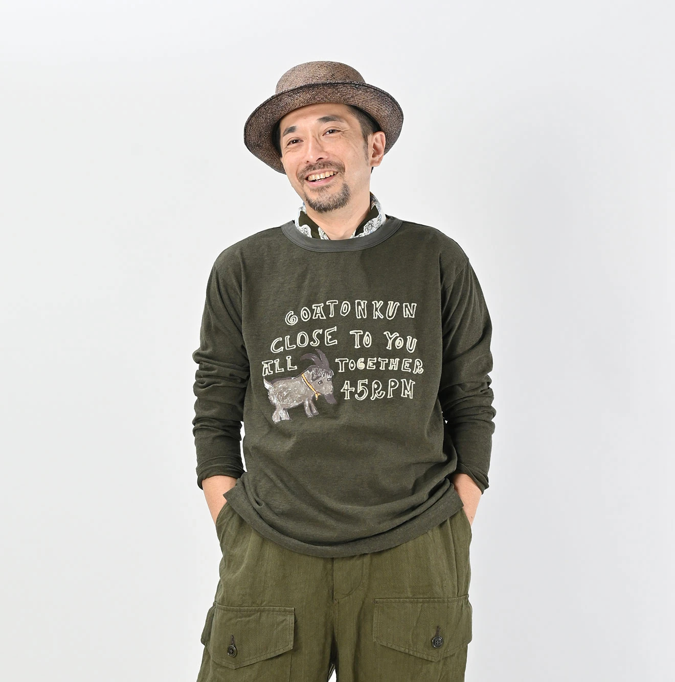 45R(フォーティファイブアール) |ゴートンくんベタッチプリントの908クレリックTシャツ（トップ）