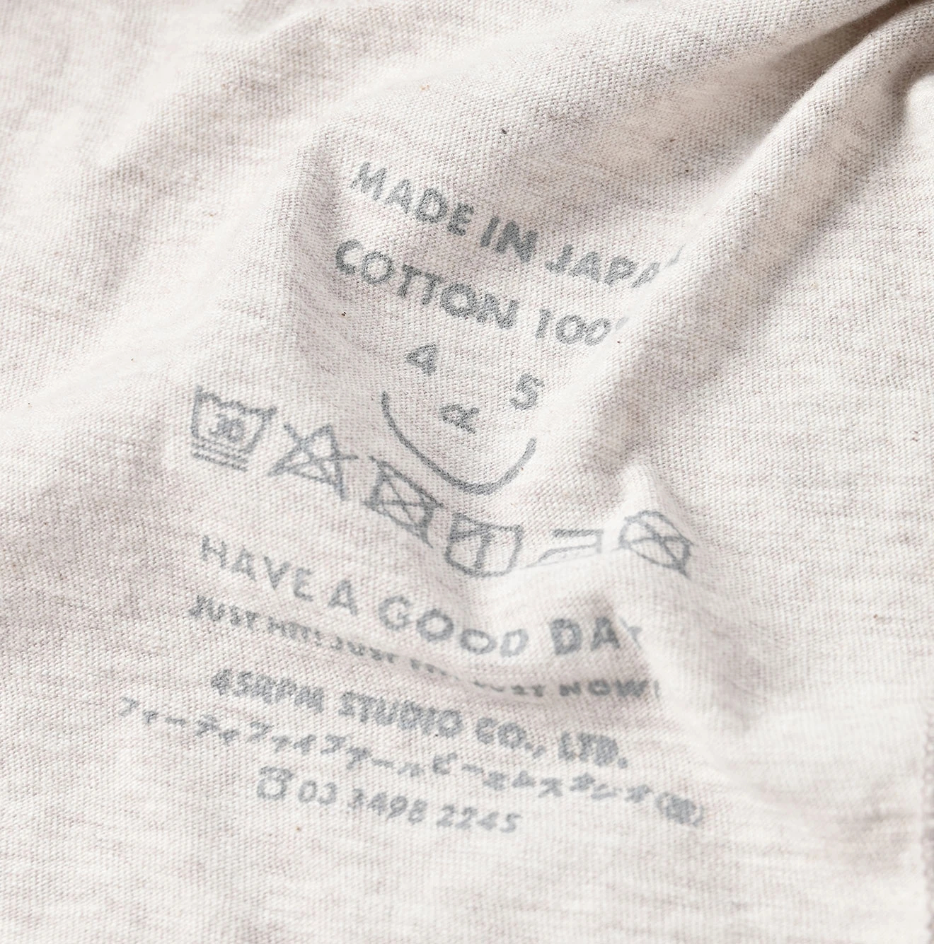 45R(フォーティファイブアール) |ゴートンくんベタッチプリントの908クレリックTシャツ（トップ）