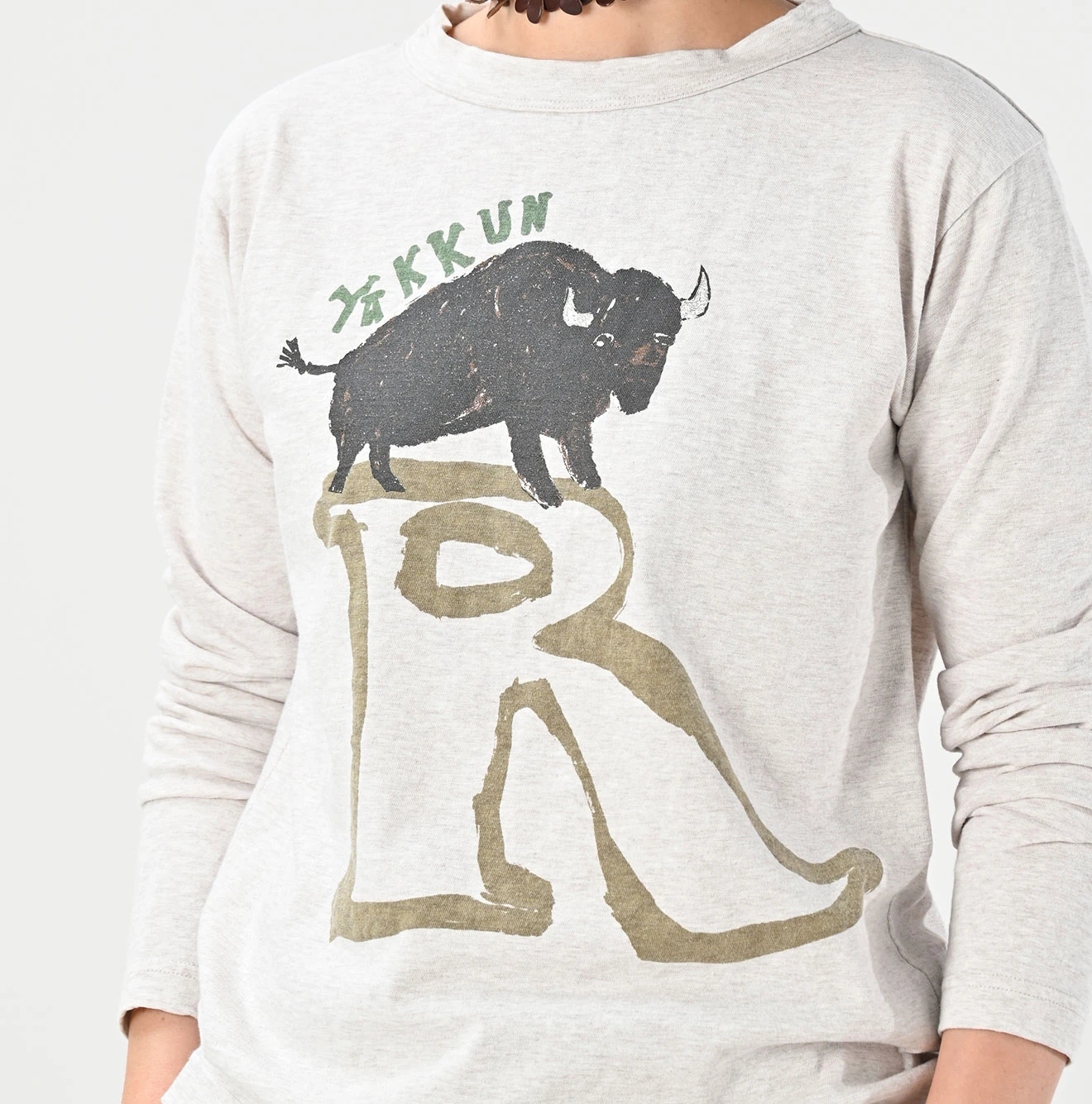 45R(フォーティファイブアール) |ヤックんべタッチプリントの908Tシャツ（トップ）