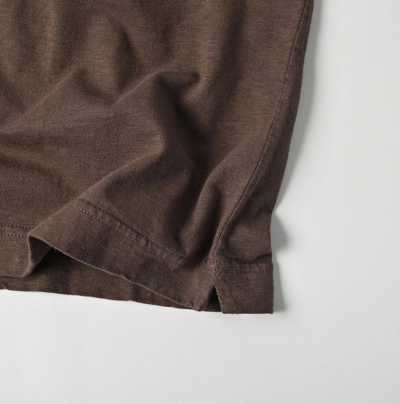 45R(フォーティファイブアール) |IN THE RAWベタッチプリントの908Tシャツ