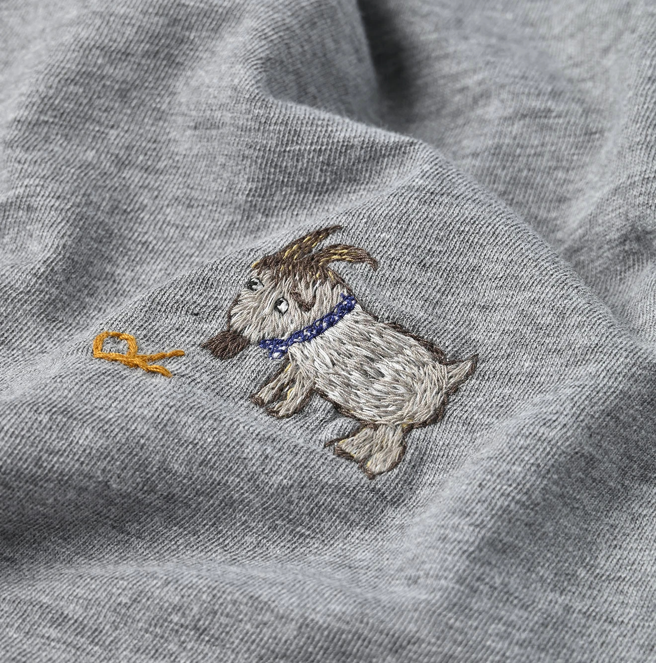 45R（フォーティファイブアール）| ゴートンくん刺繍の908Tシャツ