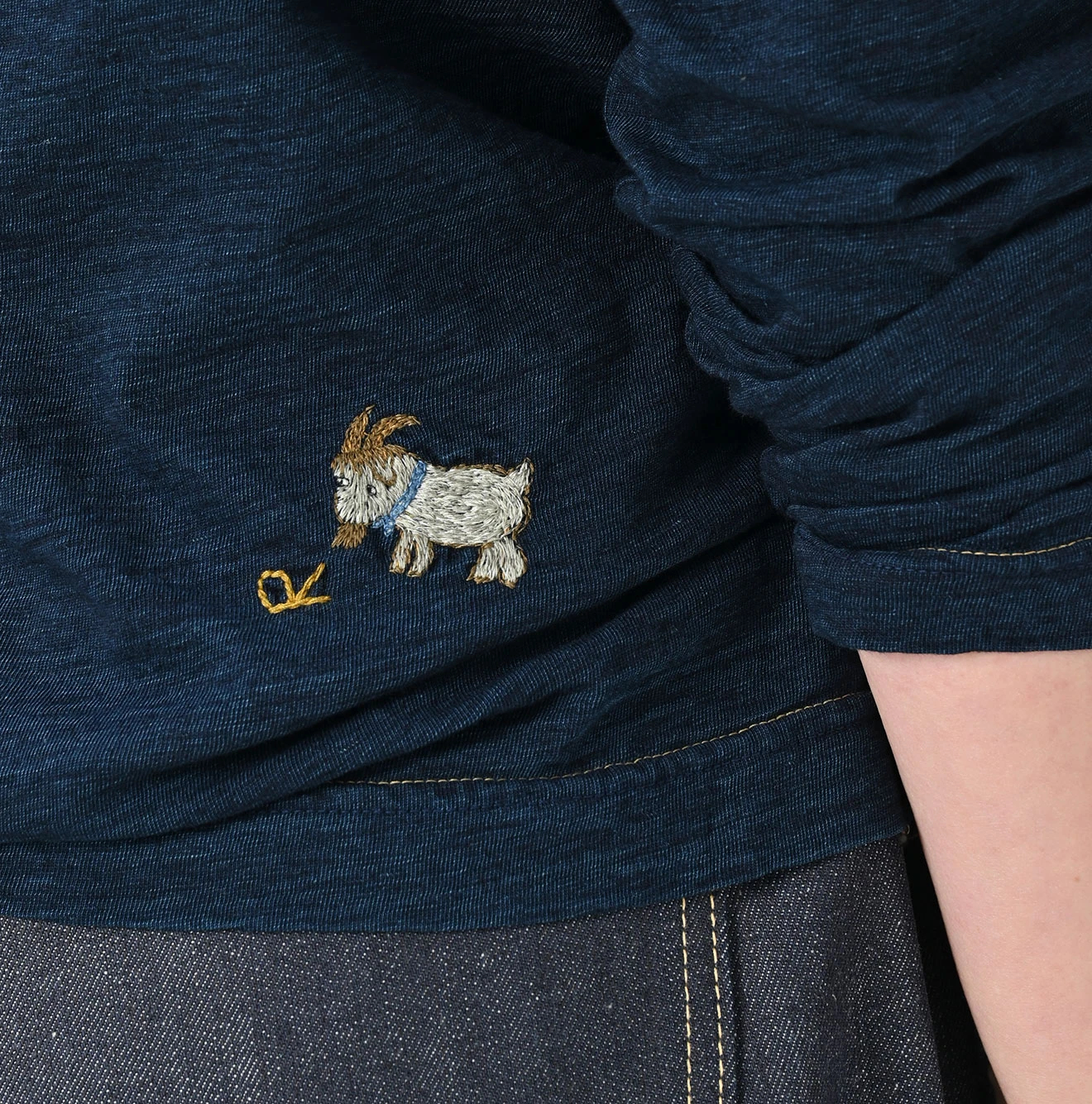 45R(フォーティファイブアール) |ゴートンくん刺繍の908Tシャツ（インディゴ）