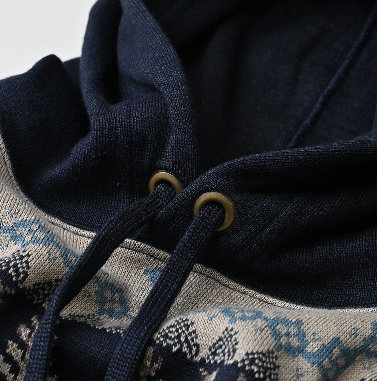 45R（フォーティファイブアール）| 雪柄ジャカードスムースの908