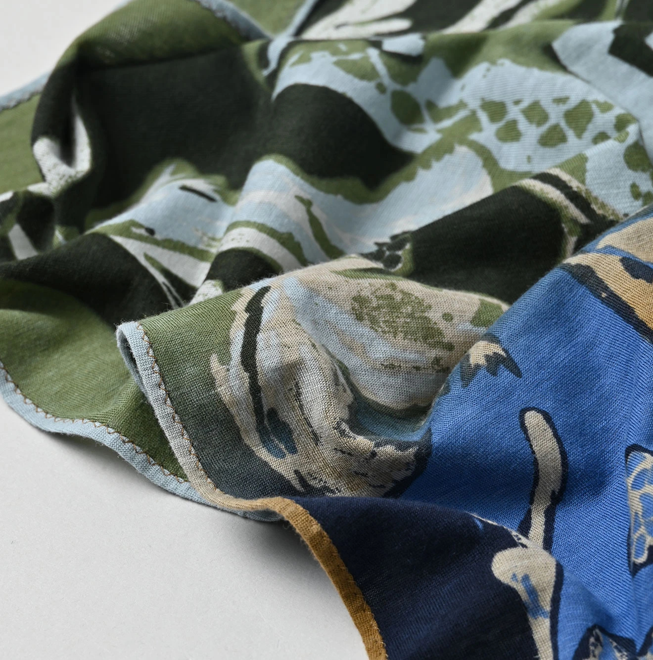 45R(フォーティファイブアール) |天竺ワンダーランドプリントのバンダナ