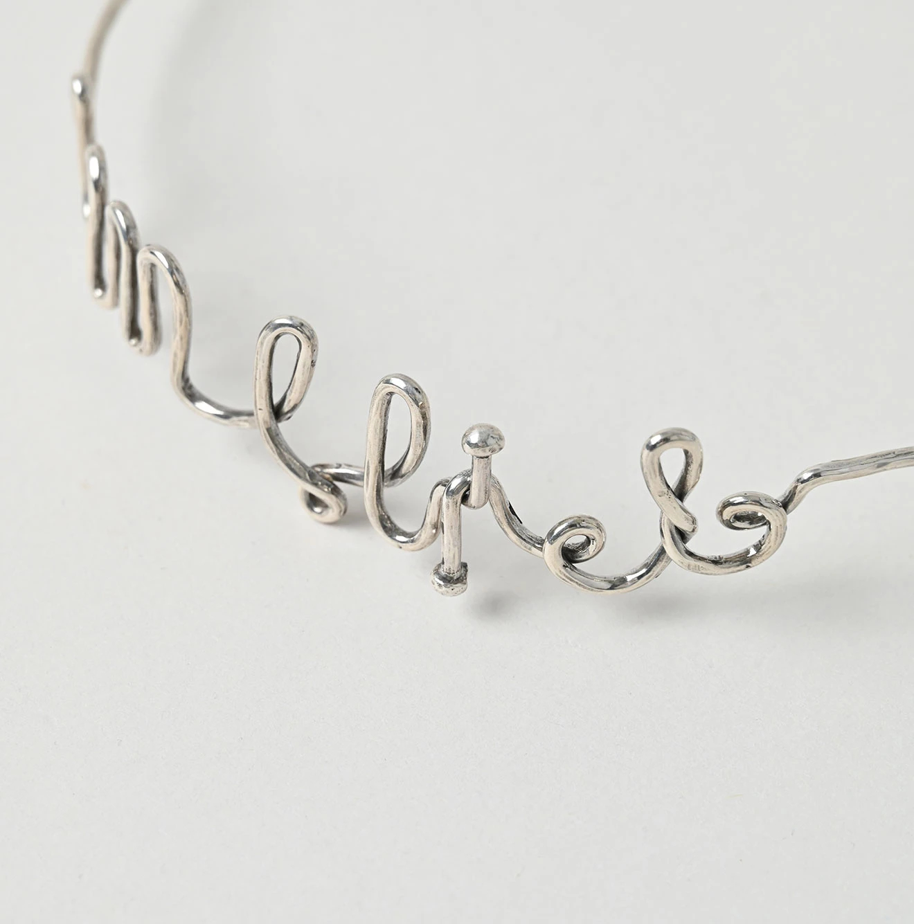 45R(フォーティファイブアール) |ネオンシルバーのUmiiチョーカー