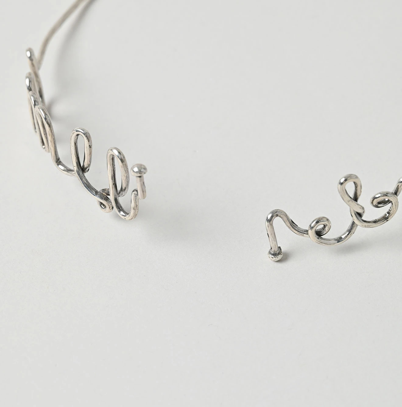 45R(フォーティファイブアール) |ネオンシルバーのUmiiチョーカー