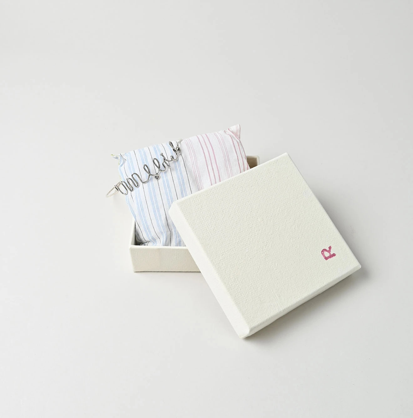 45R(フォーティファイブアール) |ネオンシルバーのUmiiチョーカー