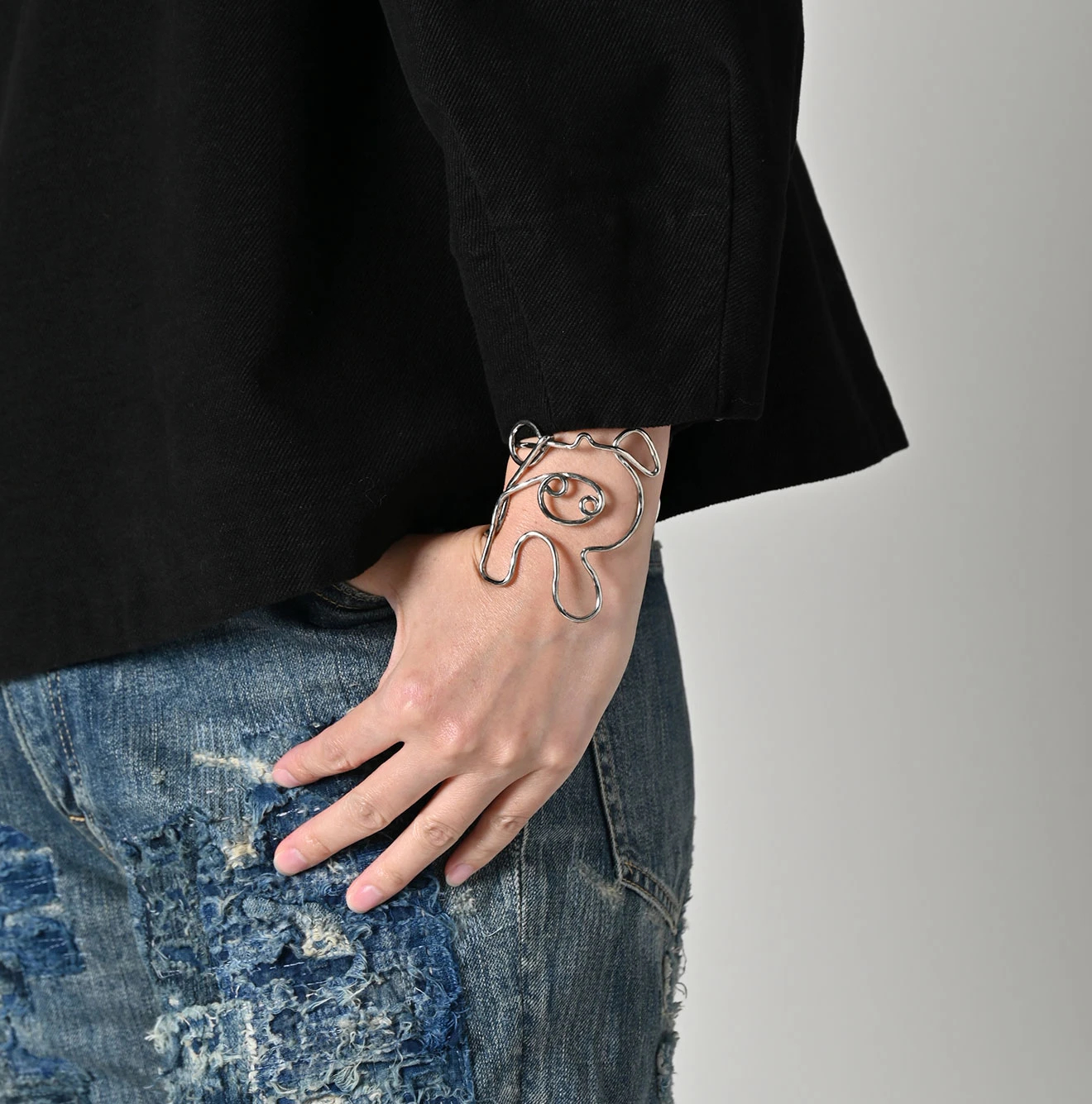 45R(フォーティファイブアール) |ネオンシルバーのRピギーバングル