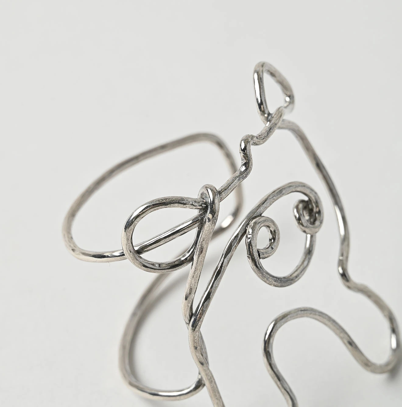 45R(フォーティファイブアール) |ネオンシルバーのRピギーバングル