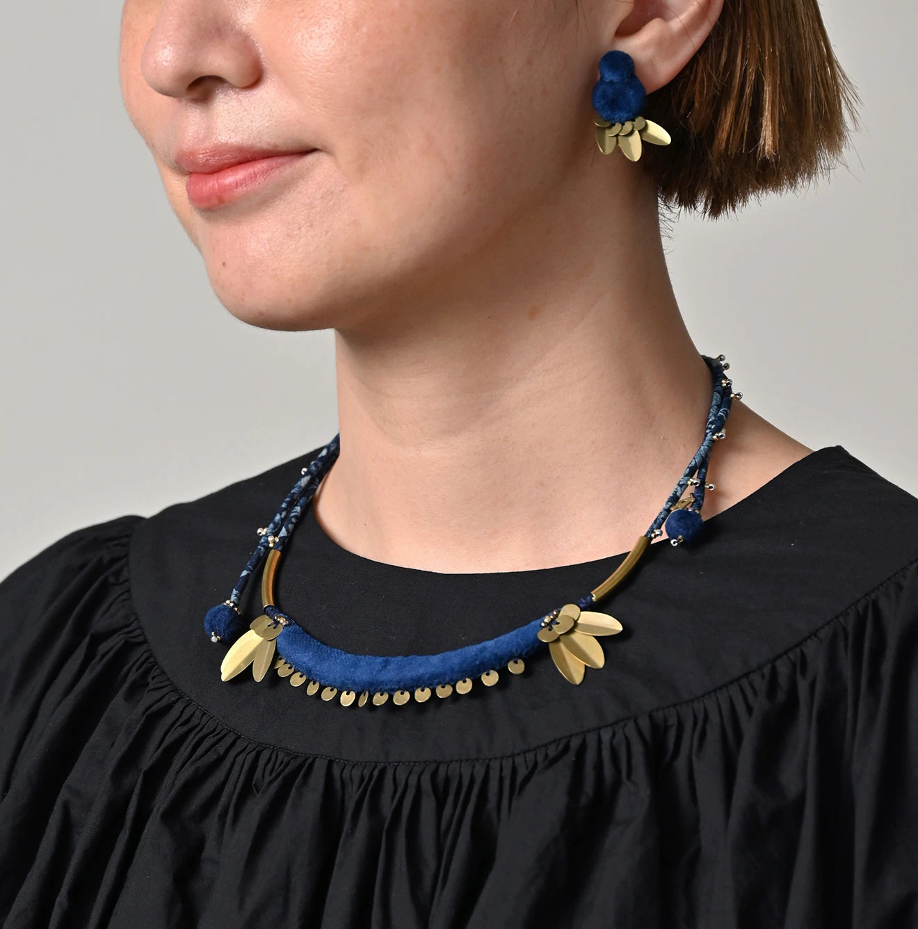 45R(フォーティファイブアール) |別珍のチョーカー（藍）