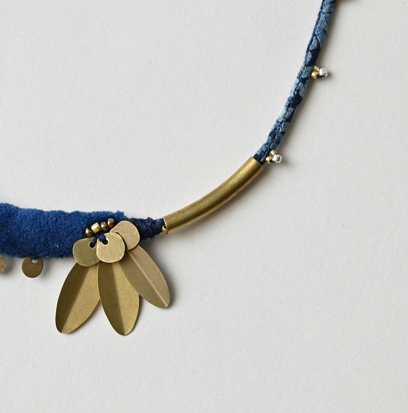 45R(フォーティファイブアール) |別珍のチョーカー（藍）