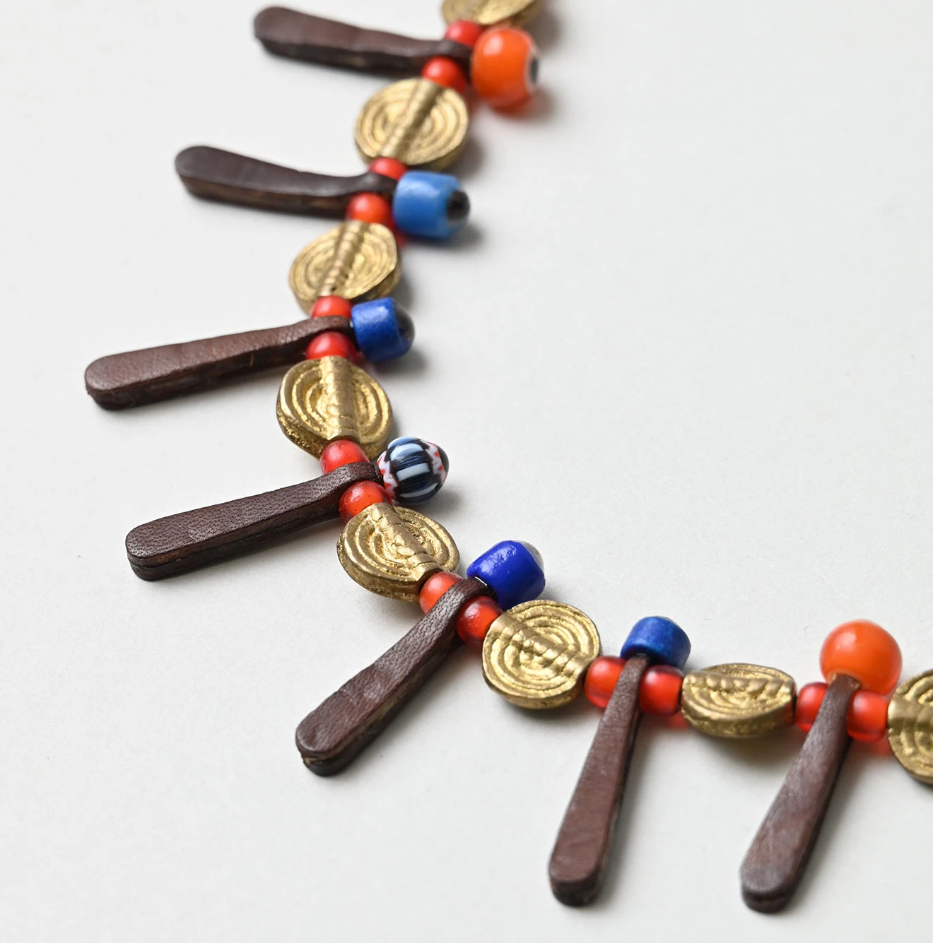 45R(フォーティファイブアール) |トンボ玉×レザーのチョーカー