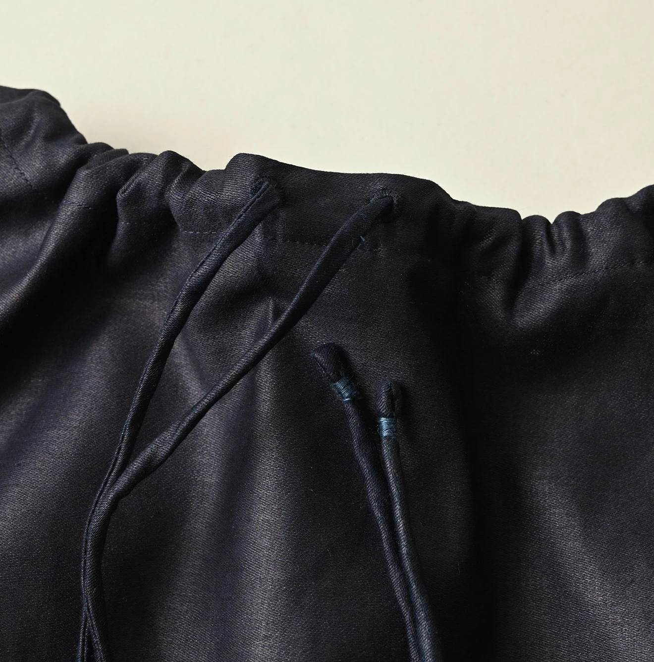 45R(フォーティファイブアール) |インディゴ抜染葵更紗プリントサテン×プリーツのブラウス