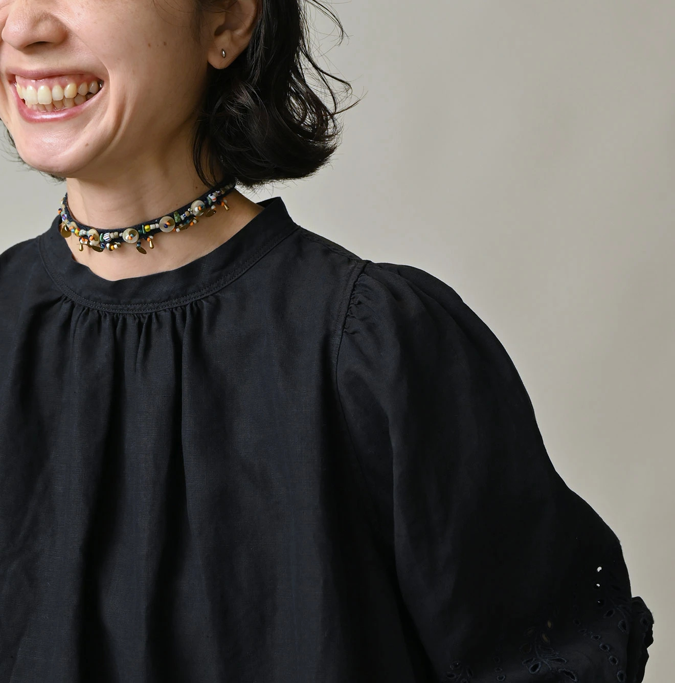 45R（フォーティファイブアール）| 60リネン刺繍のパフドレス 