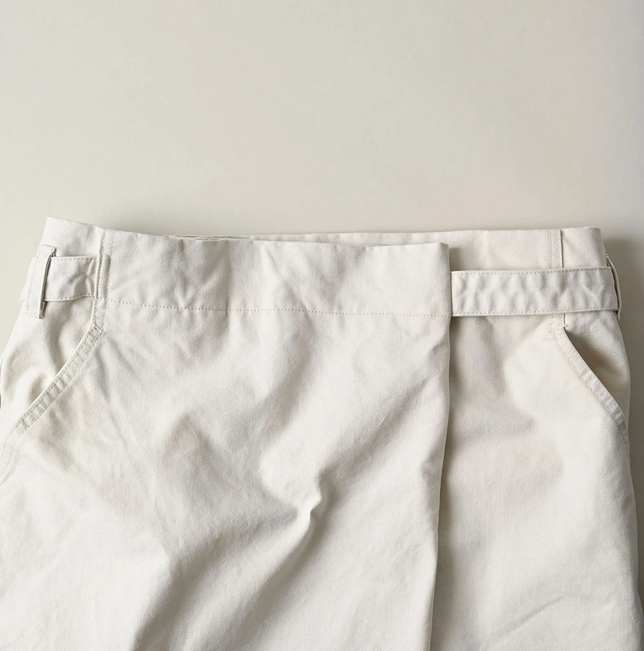 45R(フォーティファイブアール) |高密度ダックのラップスカート