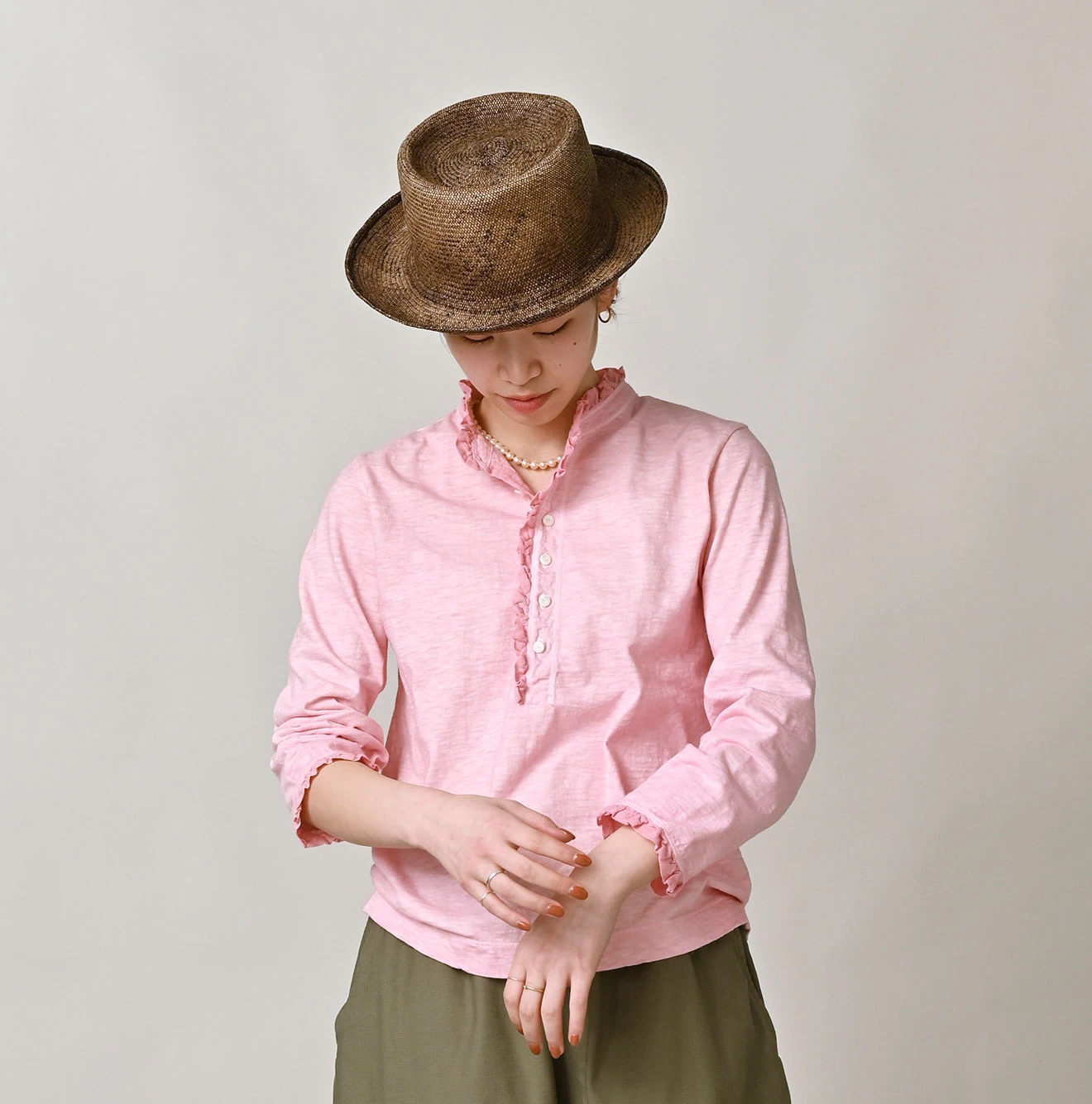 45R(フォーティファイブアール) |フリル天竺の四角ヘンリー（45草染）