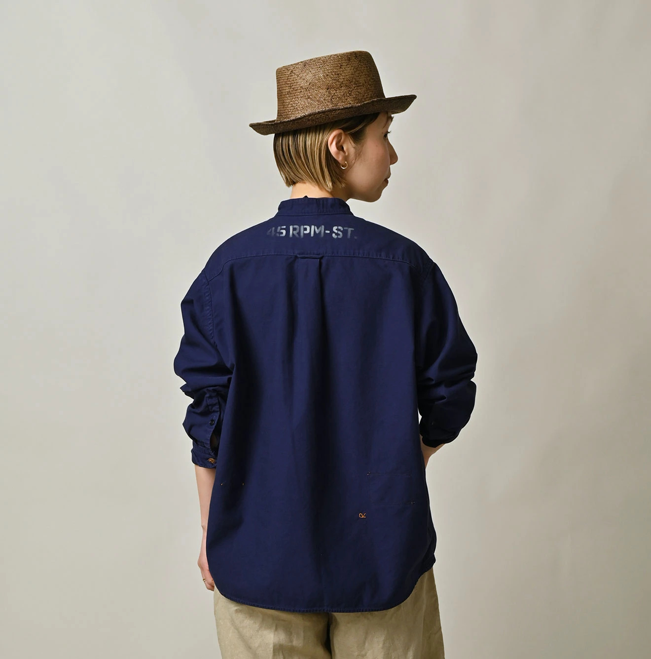 45R(フォーティファイブアール) |薄バックサテンの908ニームシャツ（再び・45RPMプリント）