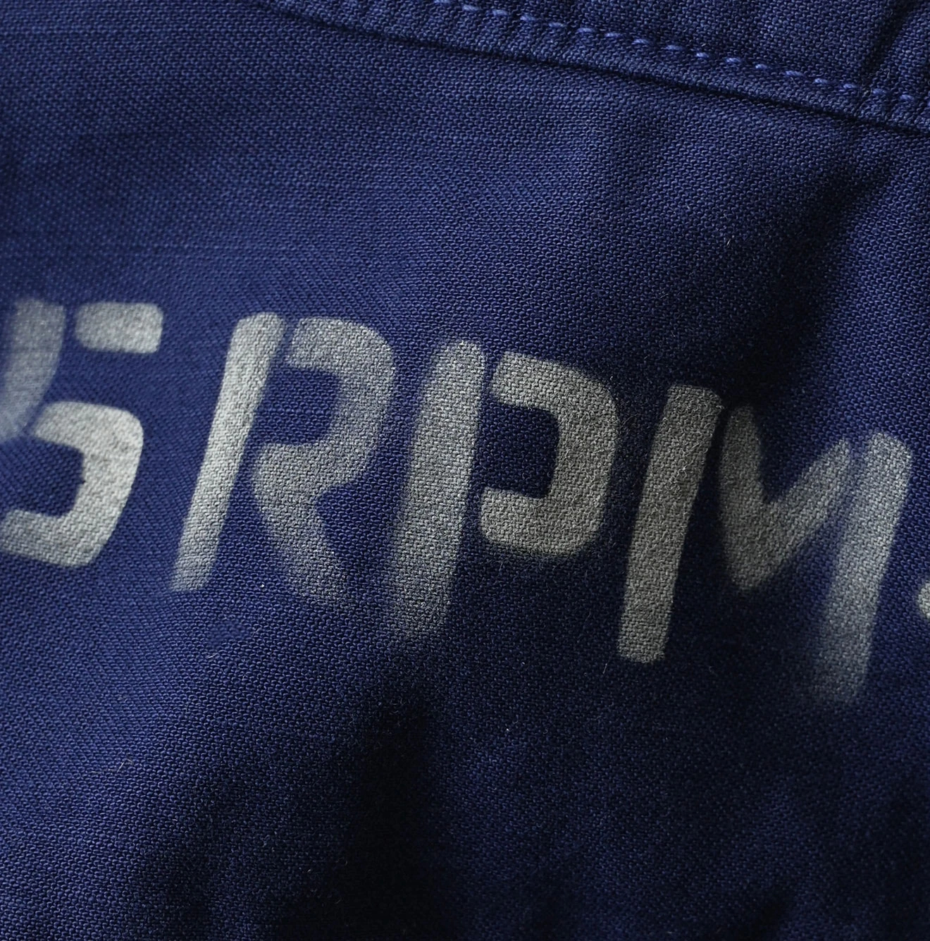 45R(フォーティファイブアール) |薄バックサテンの908ニームシャツ（再び・45RPMプリント）