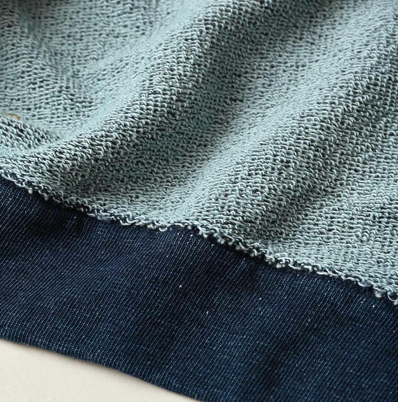 45R(フォーティファイブアール) |ガーゼ裏毛のロゴdeプティスウェット（インディゴ）