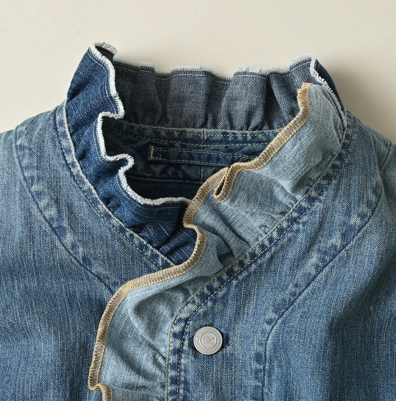 45R(フォーティファイブアール) |麦比古デニムのフリルワークベスト（重）