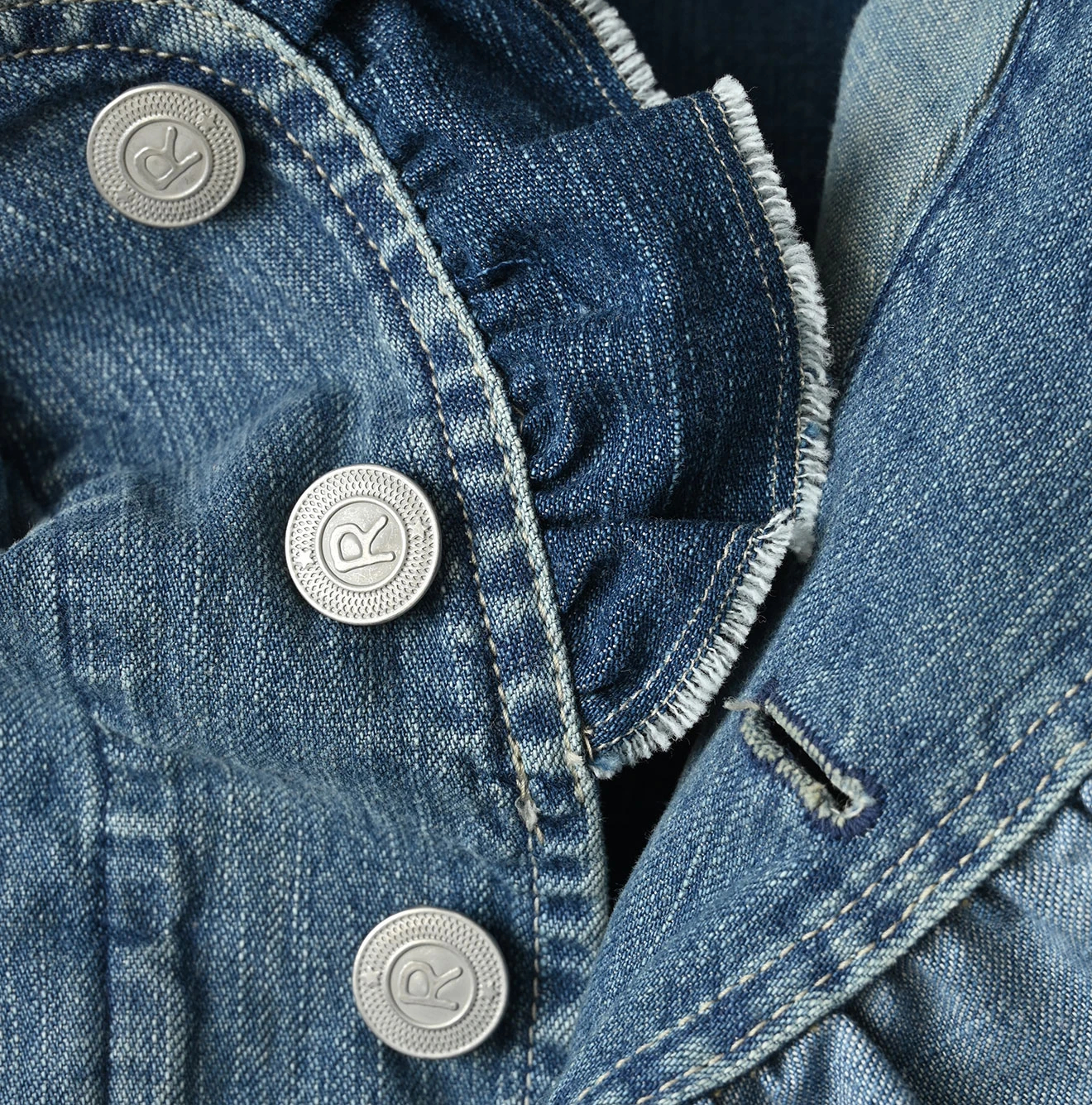 45R(フォーティファイブアール) |麦比古デニムのフリルワークベスト（重）