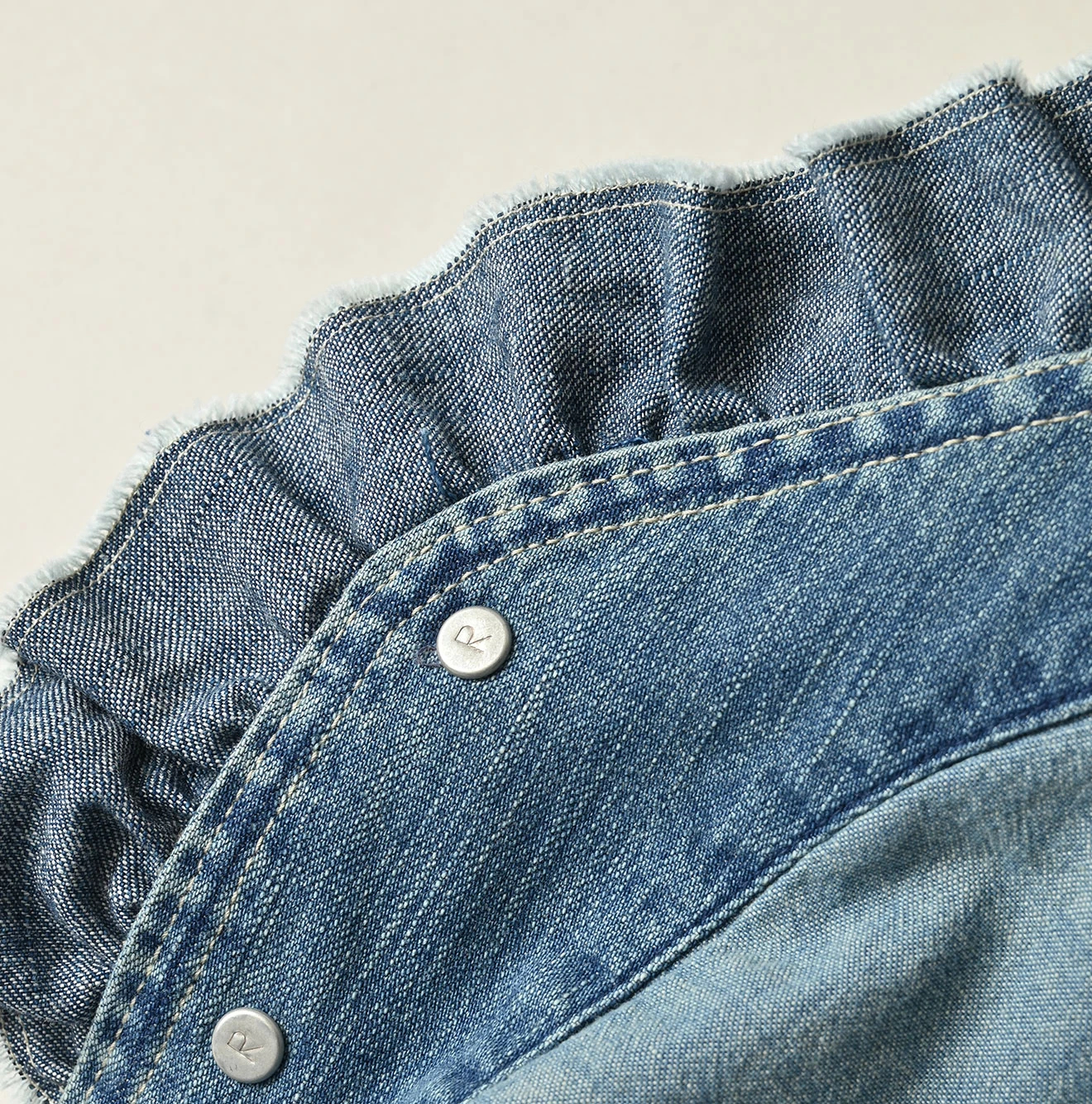 45R(フォーティファイブアール) |麦比古デニムのフリルワークベスト（重）