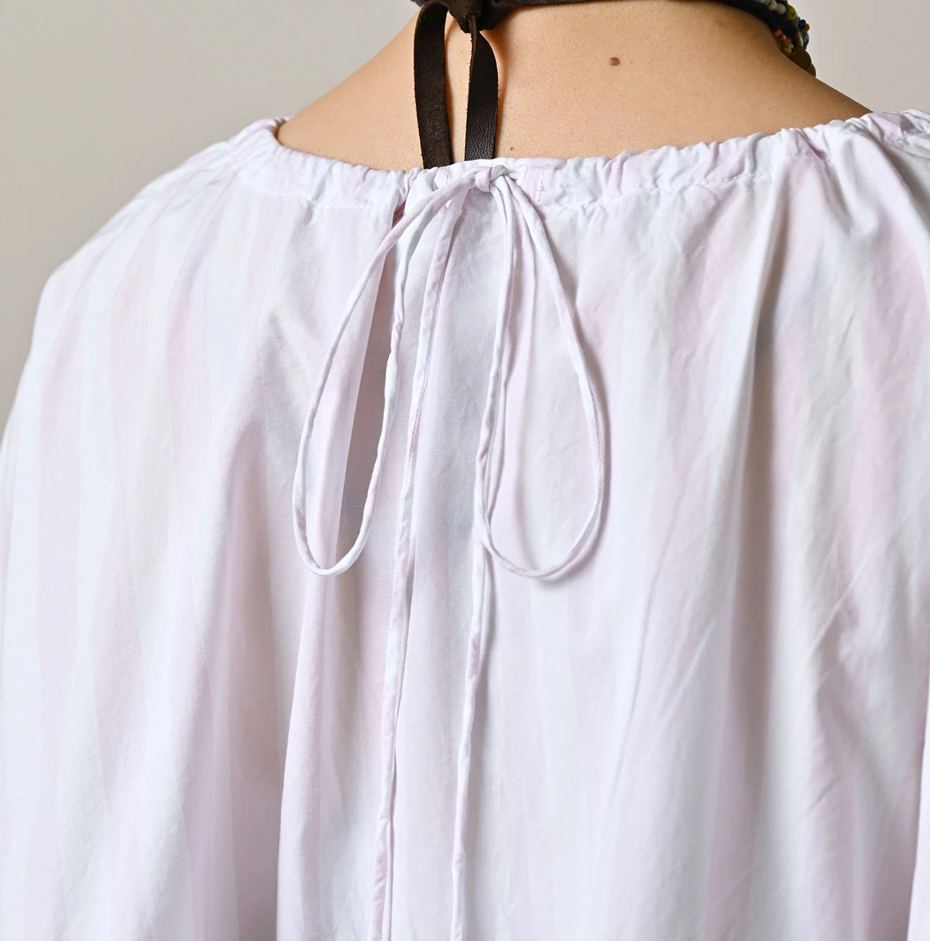 45R(フォーティファイブアール) |ONEONE 宝物の180番三子ギャザーブラウス