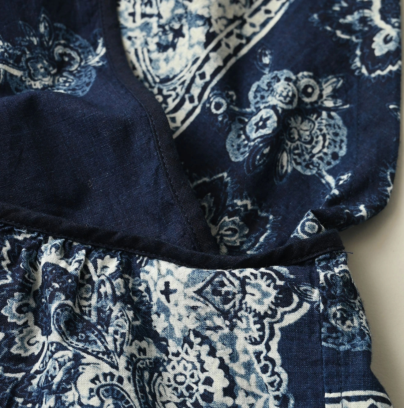 45R(フォーティファイブアール) |バンダナペイズリープリントのタンクブラ（インディゴ）