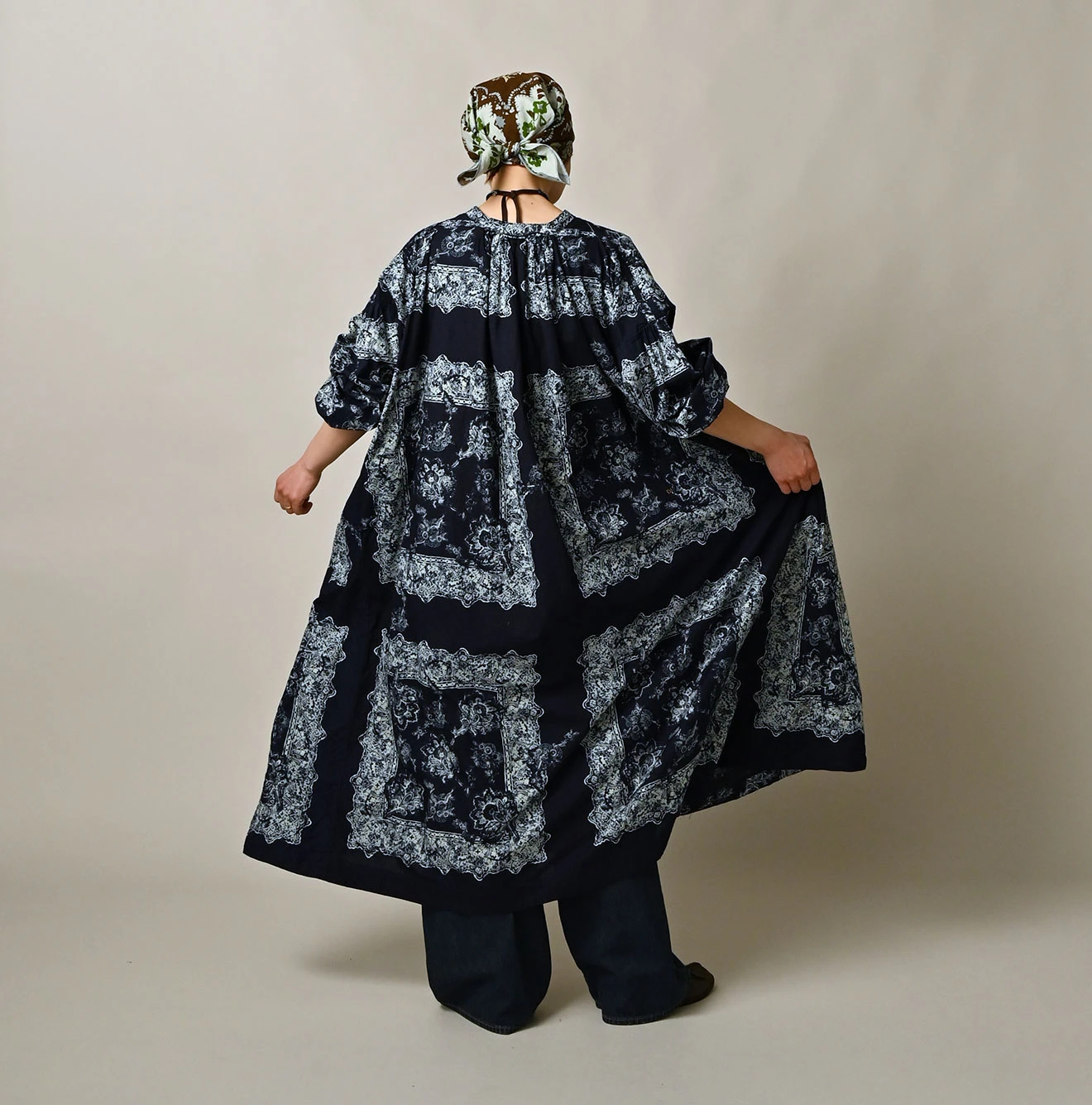 45R(フォーティファイブアール) |インドカディバンダナペイズリープリントのスモックドレス（インディゴ）