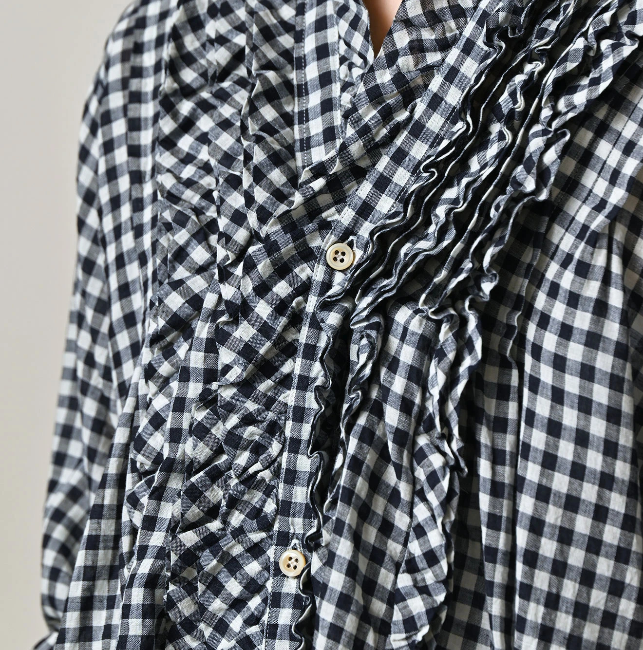 45R(フォーティファイブアール) |ガーゼギンガムのフリルカシュクール（インディゴ）