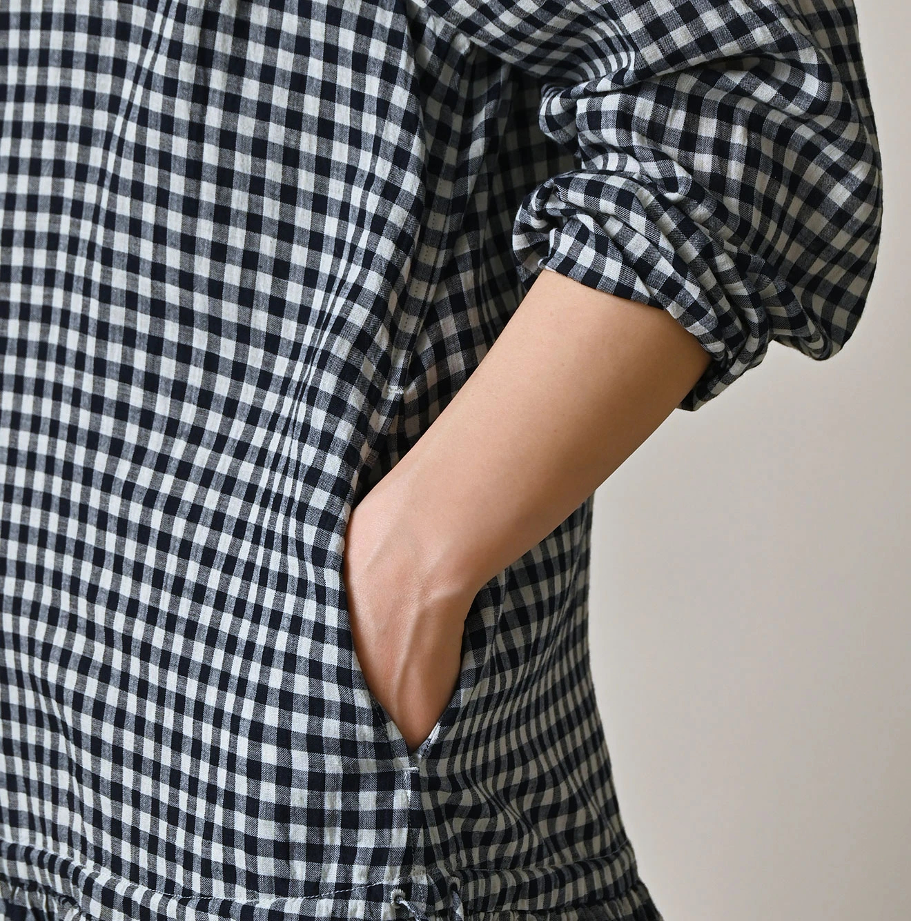 45R(フォーティファイブアール) |ガーゼギンガムのフリルカラードレス（インディゴ）