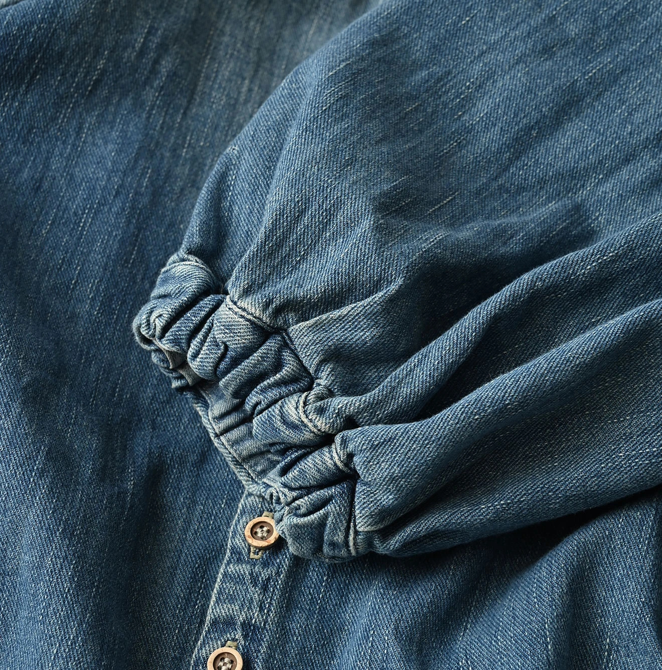 45R(フォーティファイブアール) |45プチデニムのパフブラウス（加工）