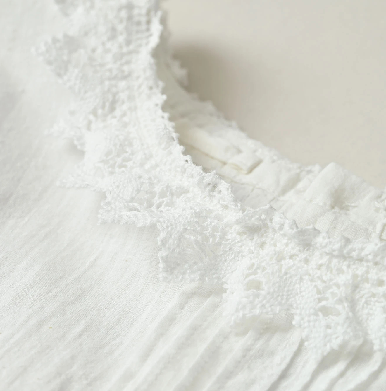 45R(フォーティファイブアール) |インドカディのピンタックレースブラウス