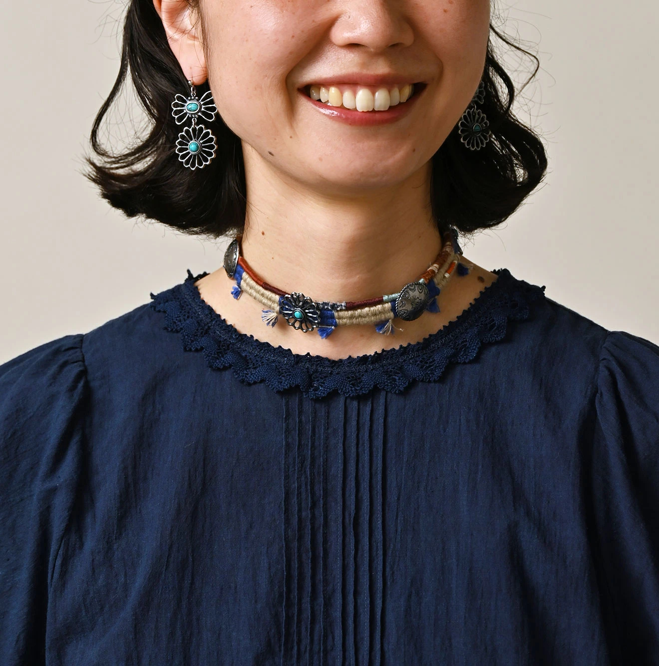 45R(フォーティファイブアール) |インドカディのピンタックレースブラウス（藍）