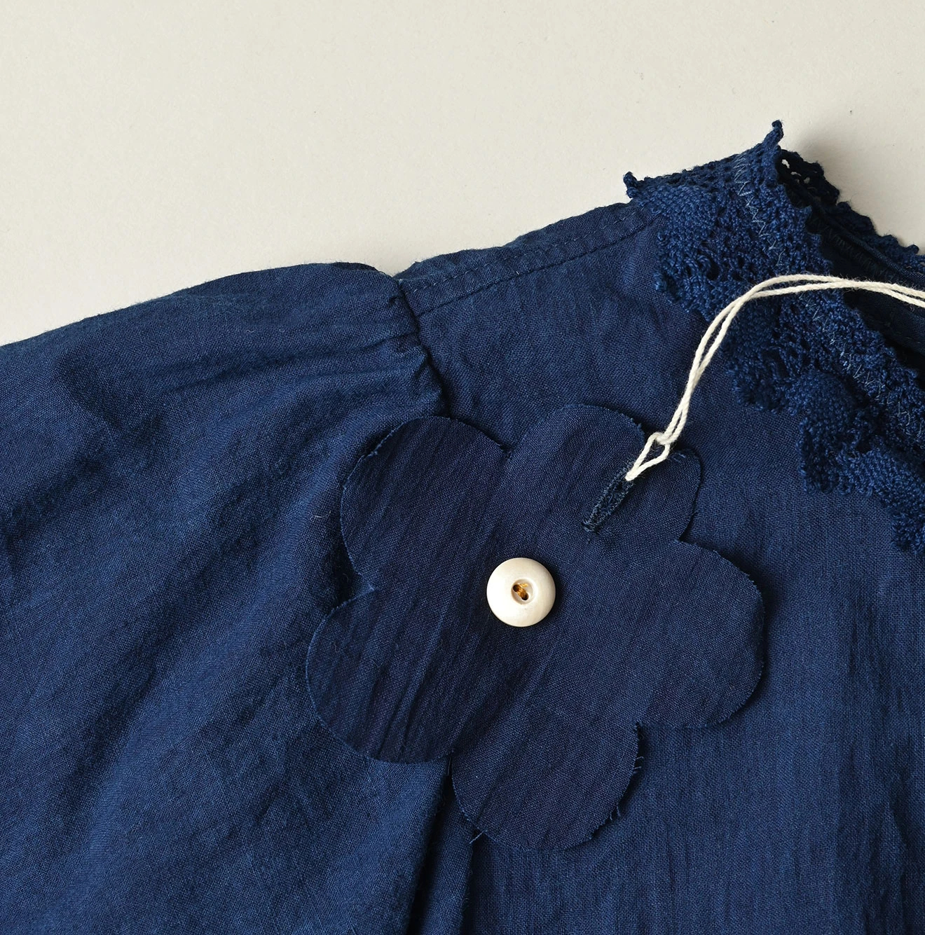 45R(フォーティファイブアール) |インドカディのピンタックレースブラウス（藍）