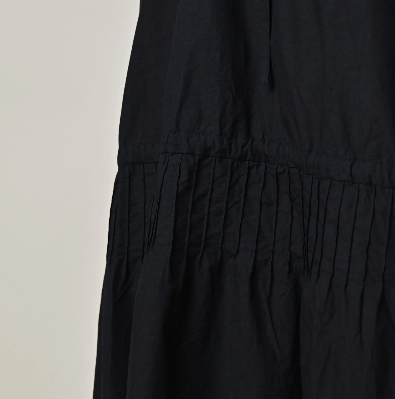 45R(フォーティファイブアール) |バチストのフリルカラードレス（インディゴ）