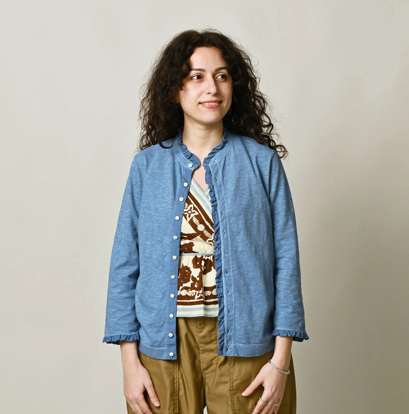 45R(フォーティファイブアール) |天竺のフリル四角カーディガン（45草染）