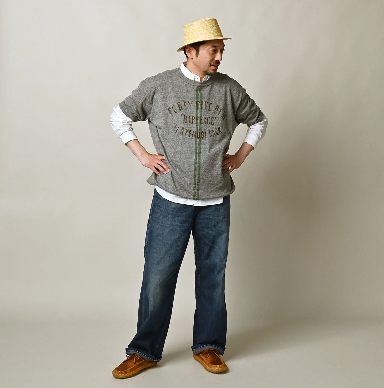 45R(フォーティファイブアール) |ニットソーサックロゴプリントの908Tシャツ