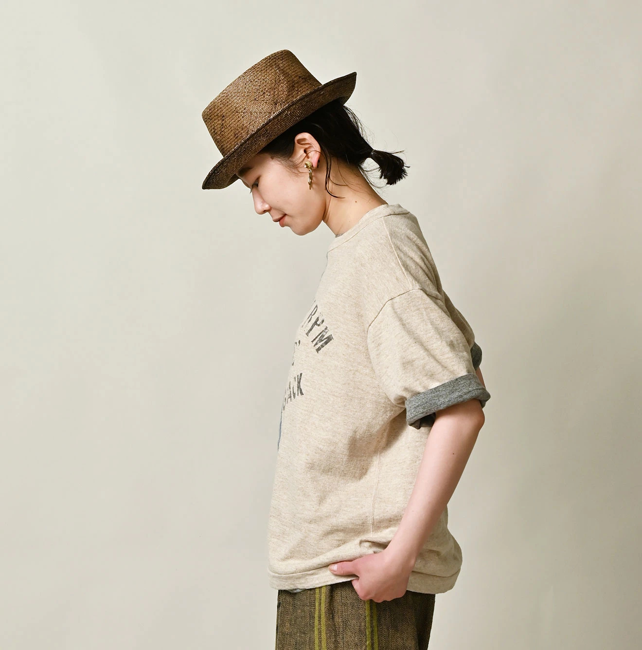 45R(フォーティファイブアール) |ニットソーサックロゴプリントの908Tシャツ