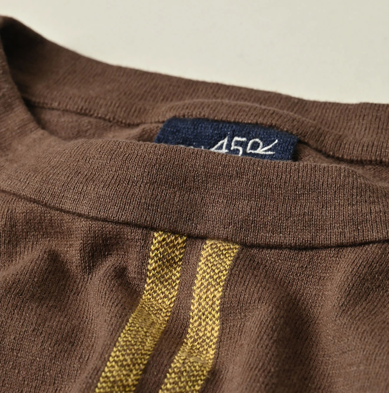 45R(フォーティファイブアール) |ニットソーサックロゴプリントの908Tシャツ