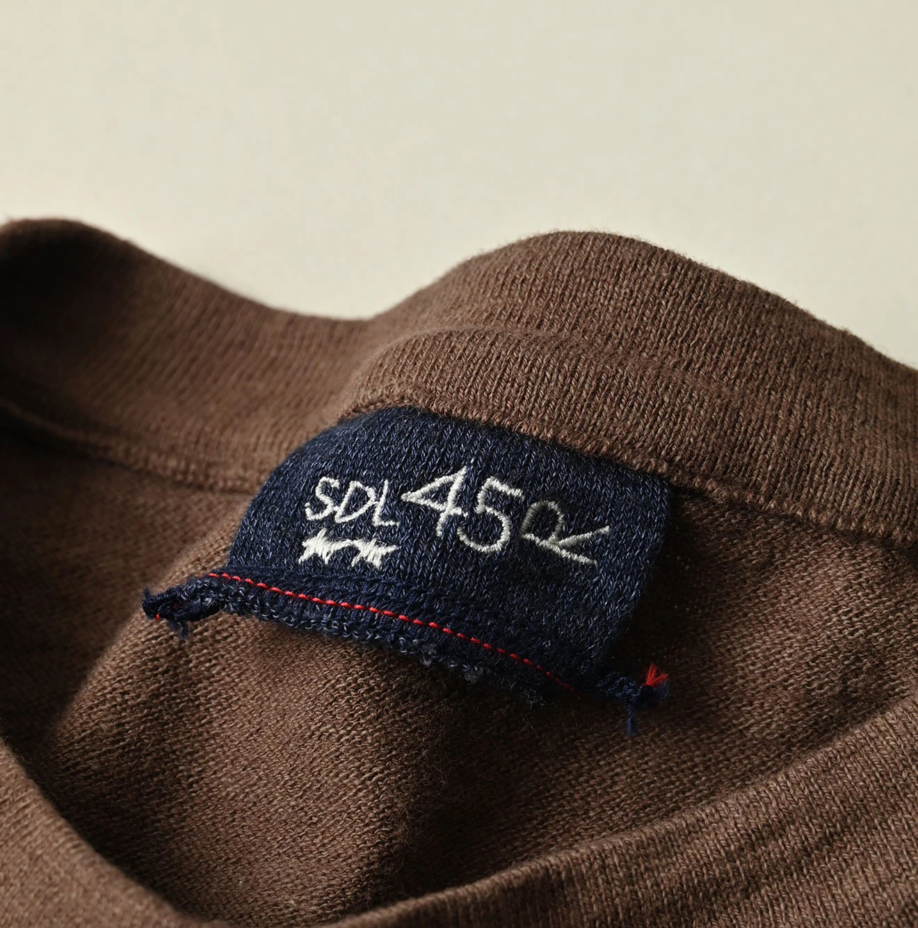 45R(フォーティファイブアール) |ニットソーサックロゴプリントの908Tシャツ