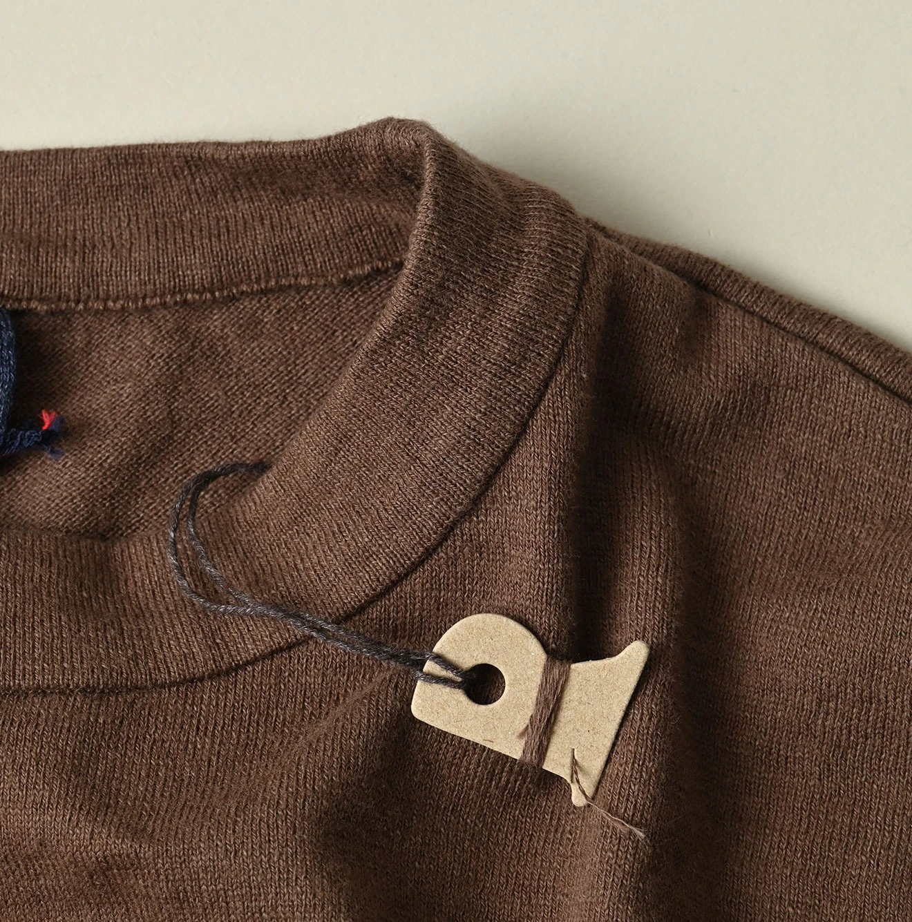 45R(フォーティファイブアール) |ニットソーサックロゴプリントの908Tシャツ