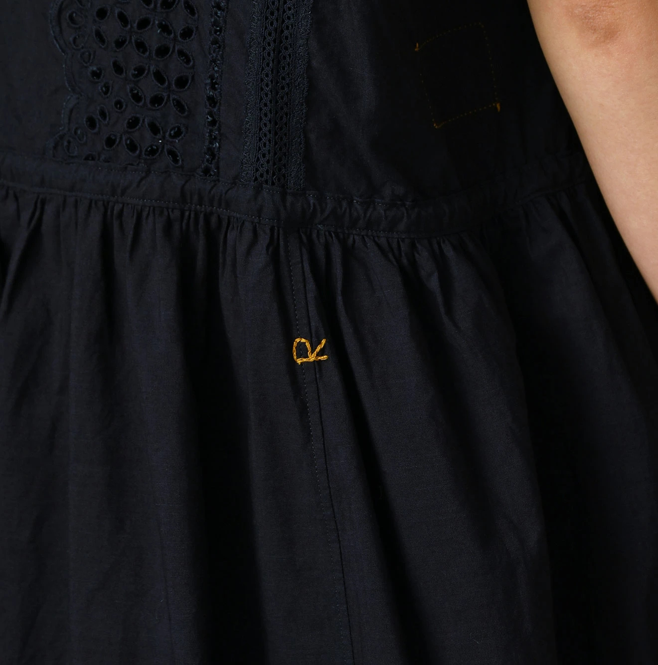 45R(フォーティファイブアール) |バチストカットワークのドレス（インディゴ）