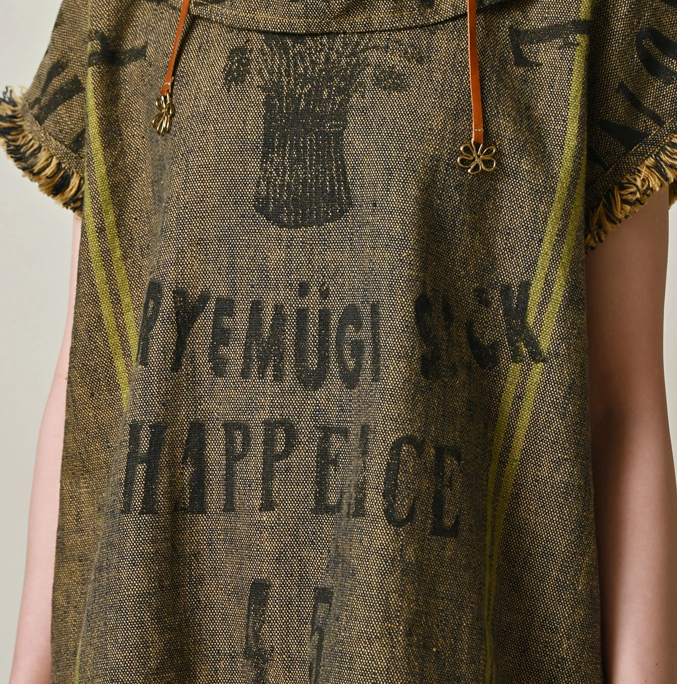 45R(フォーティファイブアール) |インドリネンサックのフリンジノースリーブトップ（藍）