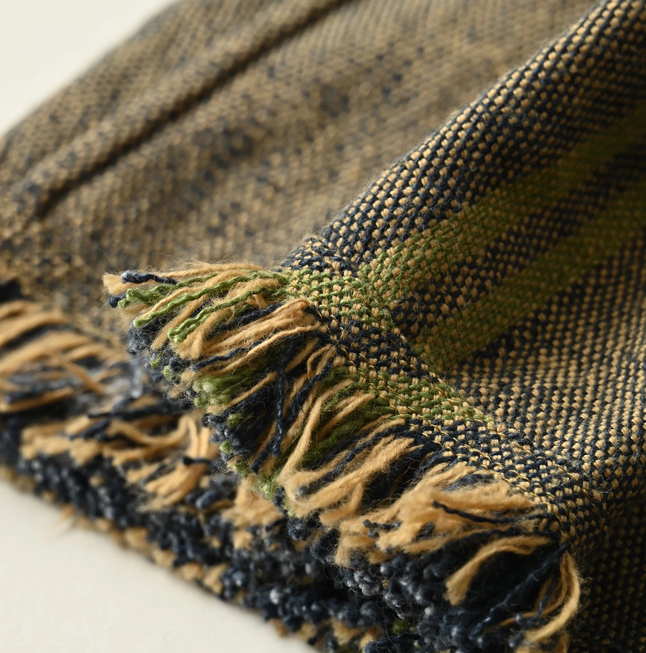 45R(フォーティファイブアール) |インドリネンサックのフリンジノースリーブトップ（藍）