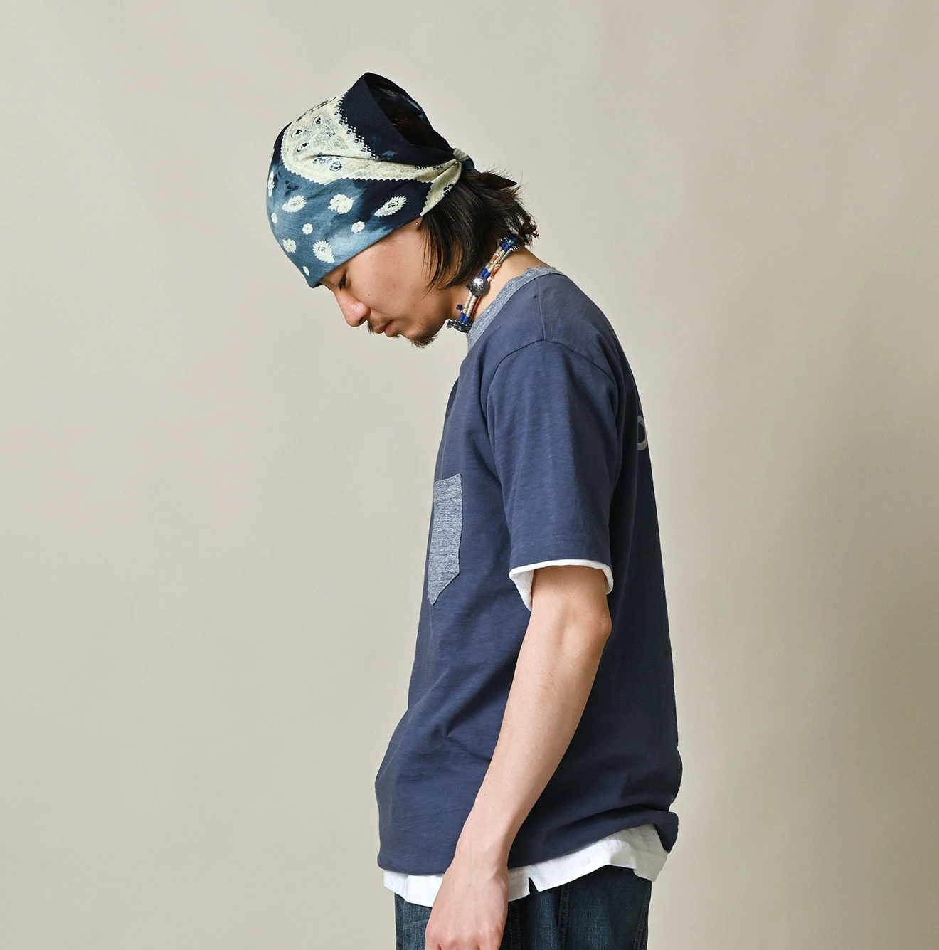 45R(フォーティファイブアール) |クレリックアーチロゴプリントの908Tシャツ