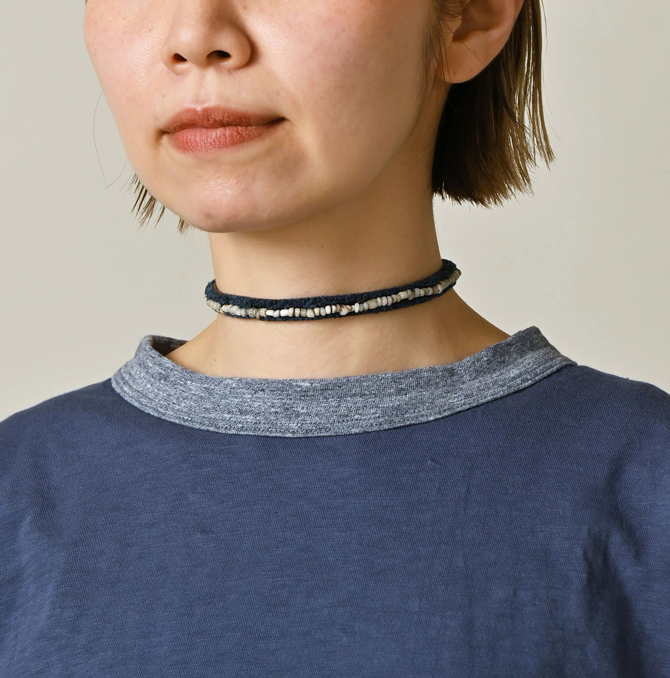 45R(フォーティファイブアール) |クレリックアーチロゴプリントの908Tシャツ