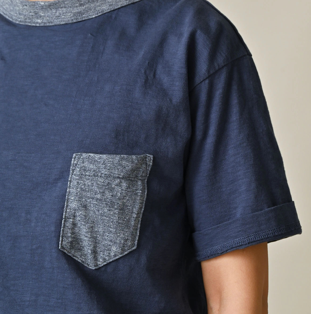 45R(フォーティファイブアール) |クレリックアーチロゴプリントの908Tシャツ