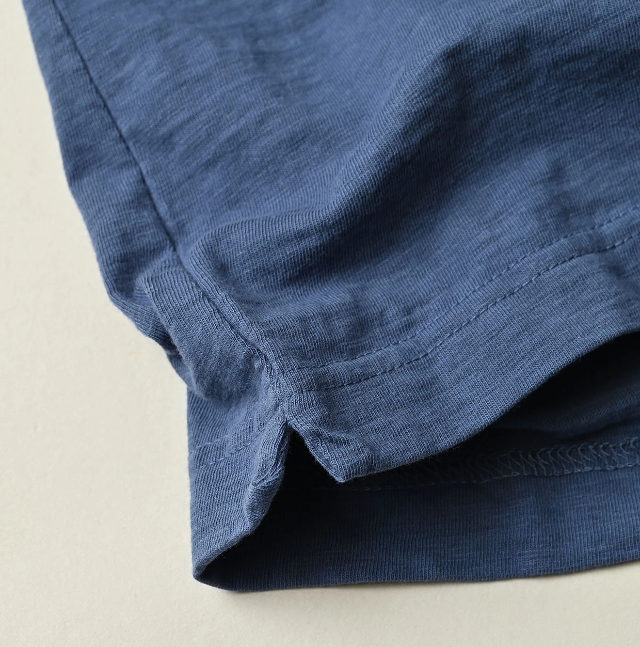 45R(フォーティファイブアール) |クレリックアーチロゴプリントの908Tシャツ