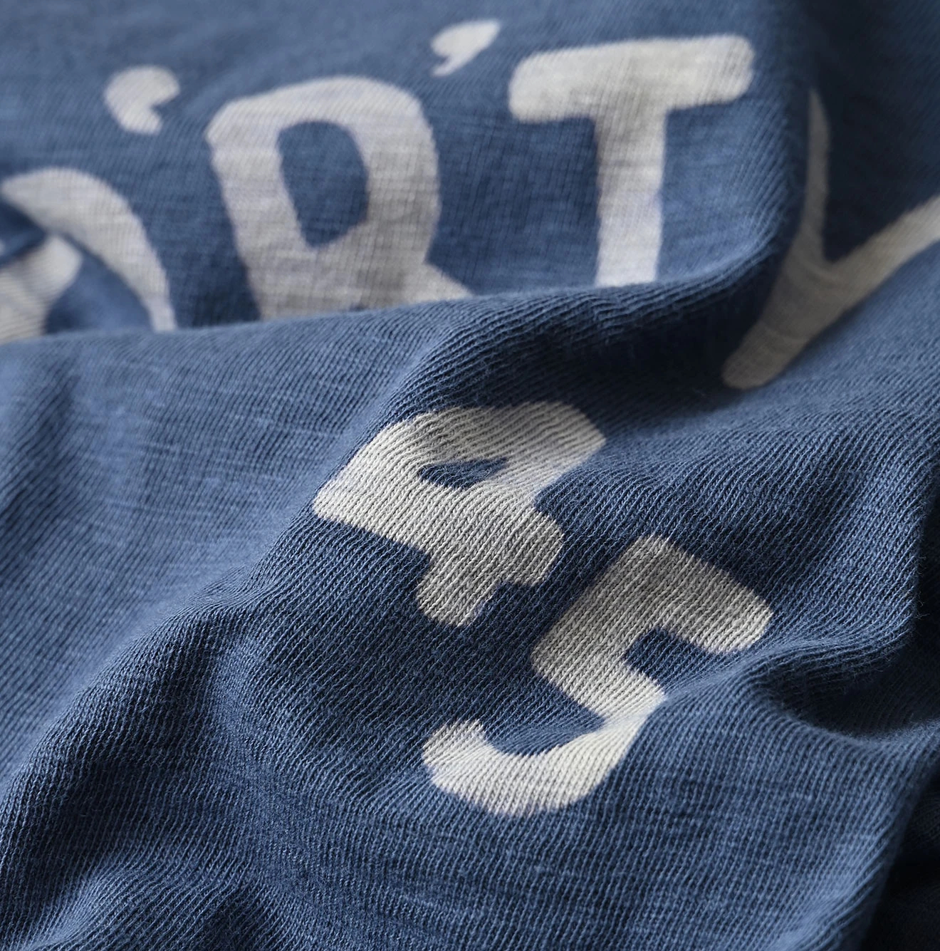 45R(フォーティファイブアール) |クレリックアーチロゴプリントの908Tシャツ